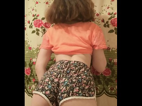 ❤️ Sexy junges Babe zieht ihre Shorts vor der Kamera aus ❌ Quality sex bei porn de.onetubes.top ❌️